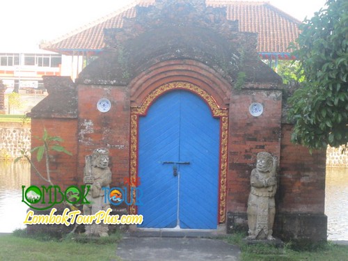 Wisata Budaya di Taman Mayura
