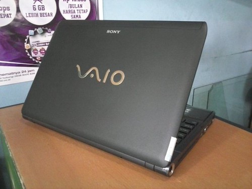 Laptop/notebook sony vaio corei3 win7ori 2gb 500gb/mulus/segel//fullset/nego/bandung