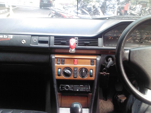 Mercedes Benz E320 Masterpiece 1993 Bandung
