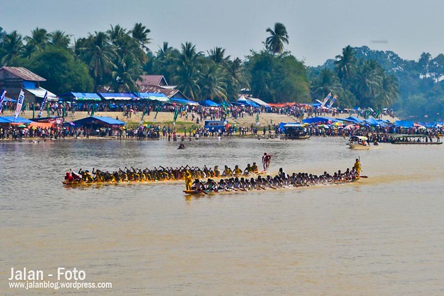 &#91;Travelista&#93; Serunya Pacu Jalur Kuansing