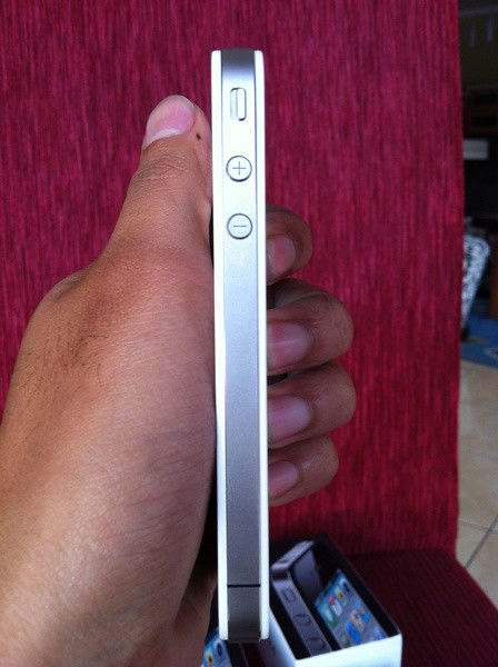 iphone 4g 16gb & 32gb white (fu jogja)