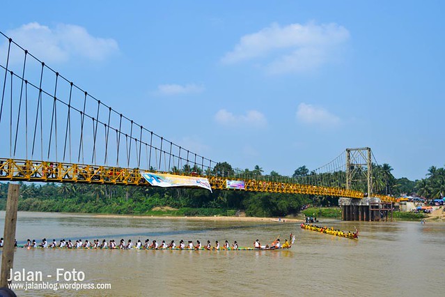 &#91;Travelista&#93; Serunya Pacu Jalur Kuansing