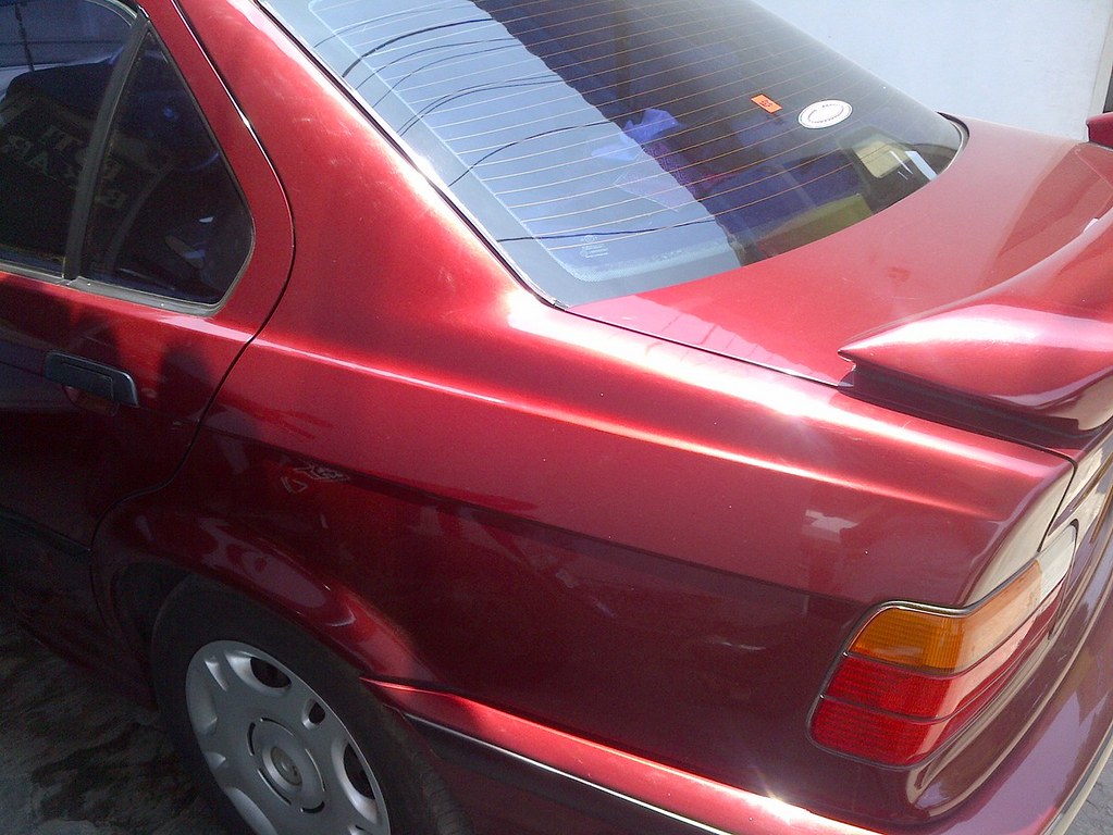 BMW 318i Merah Metalik 1992 ( BOXER) Mulus siap pakai SURABAYA