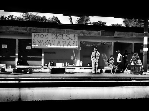 quotdiceramahiquot-mahasiswa-ui-aparat-senyam-senyum