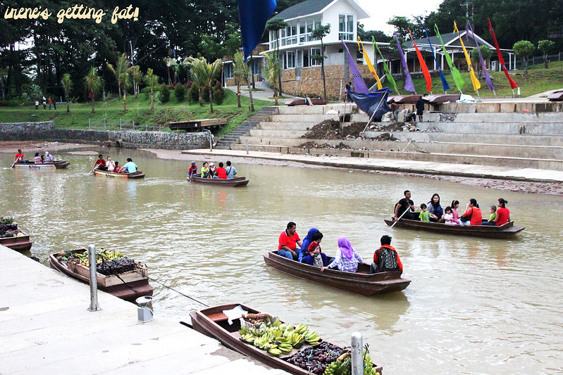 Suasana luar negeri, tapi masih deket Jakarta, gan!