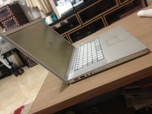 (WTS) MACBOOK PRO ALUMUNIUM 15'4"