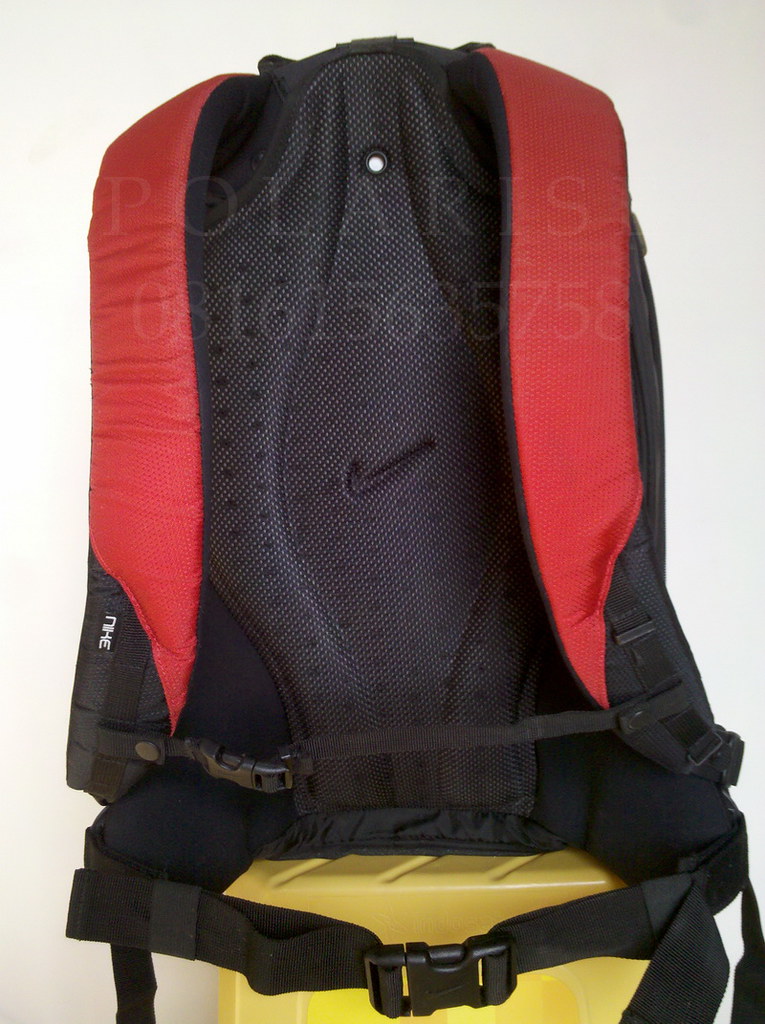 Tas Ransel : NIKE HARDSHELL BACKPACK ........... MANTAP & Eye Catcher