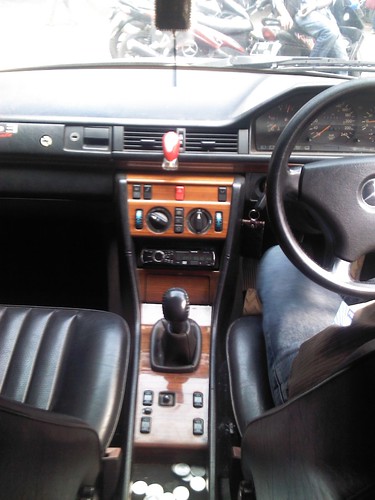 Mercedes Benz E320 Masterpiece 1993 Bandung
