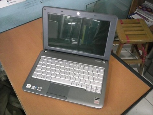 Netbook sony vaio murah/nego/bergaransi/win7 ori/fullset/mulus/harga nego/cod bandung