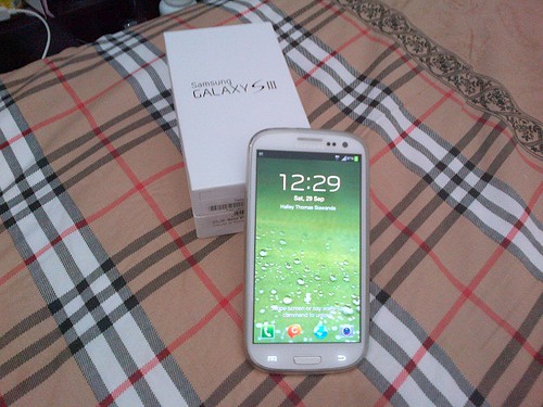 2nd - SAMSUNG Galaxy S3 ; Like NEW ^^