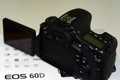 Canon D60 (mint) komplit dengan tas, flash, lensa