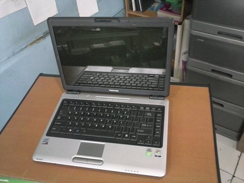 LAPTOP/NOTEBOOK TOSHIBA SATELLITE CORE2DUO MURAH/HARGA NEGO/MULUS/COD BANDUNG