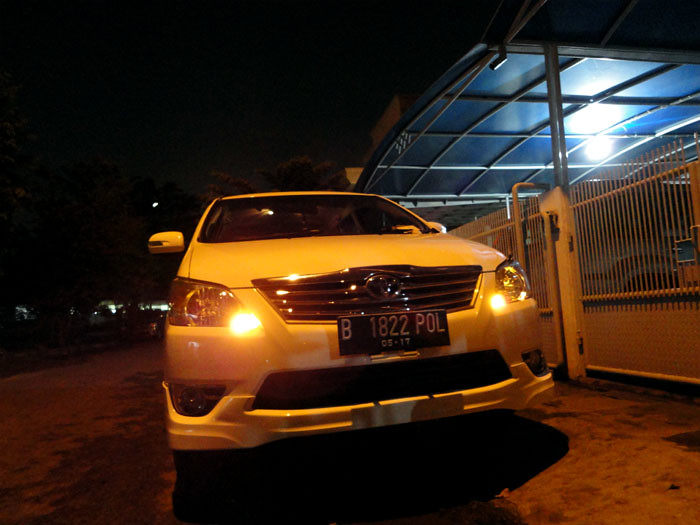 FOR SALE : Philips Amber City Lights WY5W 12396 (Lampu Senja Amber Sensor FRIENDLY)
