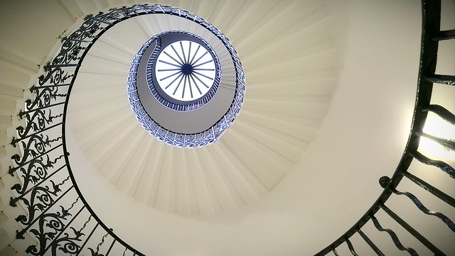 24 Foto Tangga Yang Mengagumkan