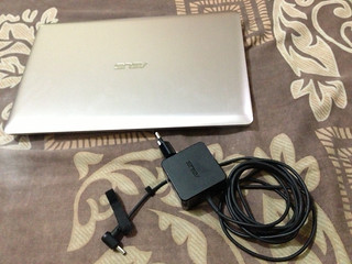 ASUS VivoBook X202 TouchScreen - 500GB HDD - Win 8 - Core i3 - 4GB DDR - Intel HD4000