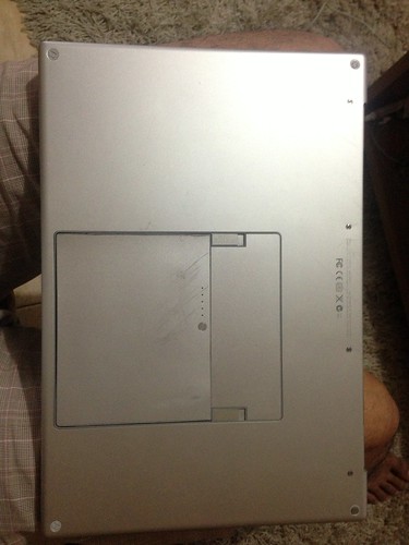 (WTS) MACBOOK PRO ALUMUNIUM 15'4"