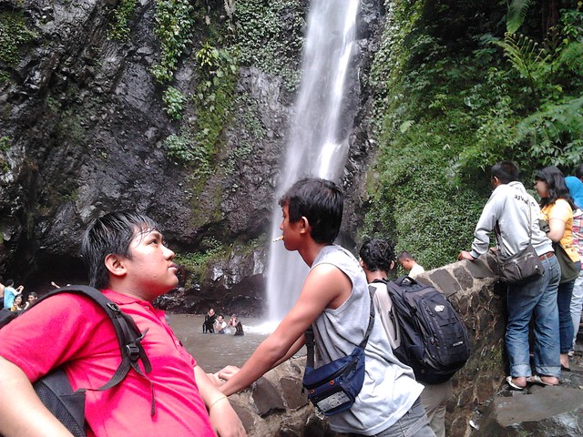 ada yang aneh gak gan ama poto ini?