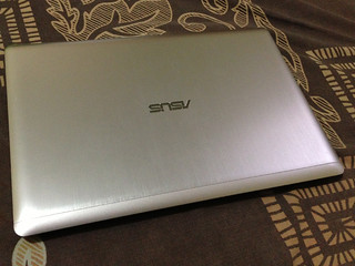 ASUS VivoBook X202 TouchScreen - 500GB HDD - Win 8 - Core i3 - 4GB DDR - Intel HD4000