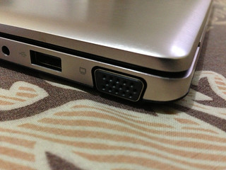 ASUS VivoBook X202 TouchScreen - 500GB HDD - Win 8 - Core i3 - 4GB DDR - Intel HD4000