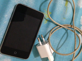 iPod Touch 3rd Gen 32GB FULL GAME, MURAH!! masuk gan..