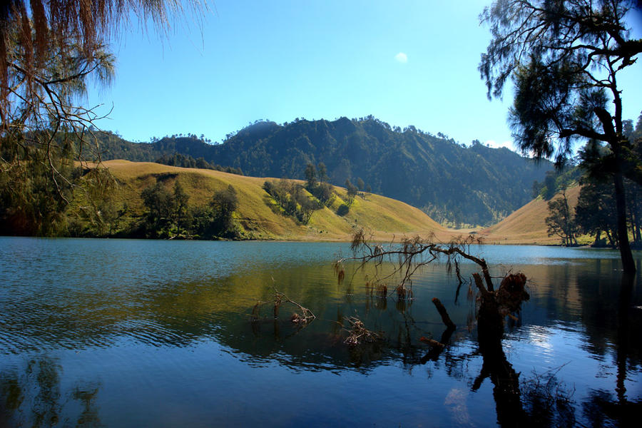 Gunung Semeru Puncak Tertinggi Jawa