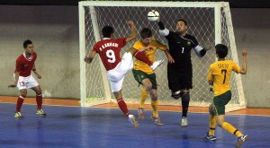&#91;TIPS &amp; TRICK&#93; CARA BERMAIN FUTSAL YANG BENAR !!! COWOK TULEN MASUPPPP !!!