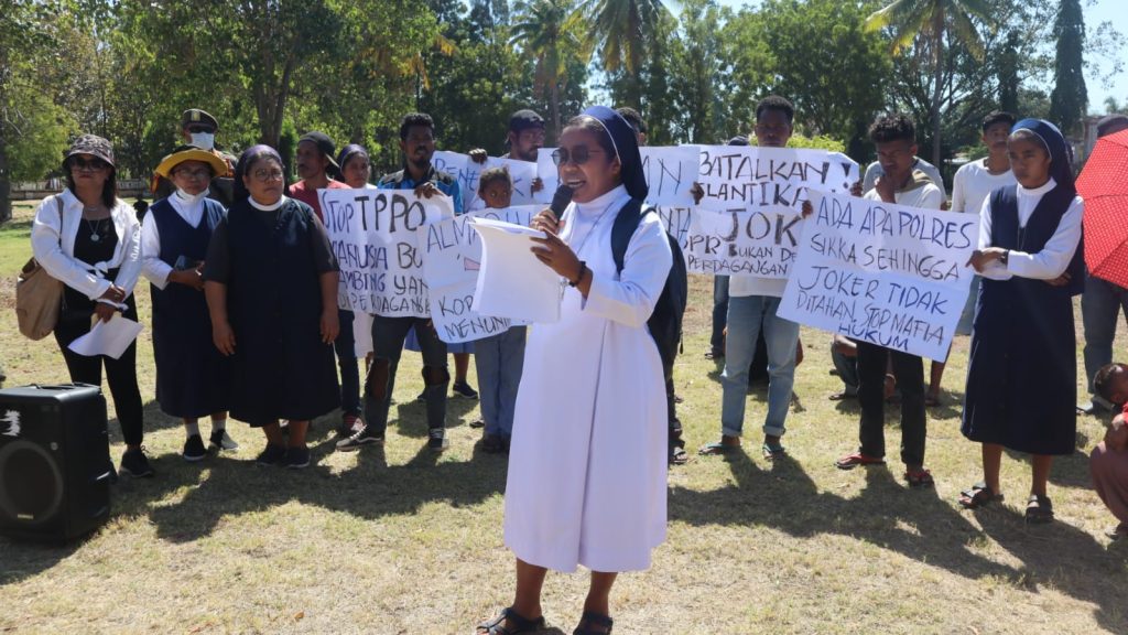 Tersangka TPPO Dilantik Jadi Anggota DPRD Sikka, Jaringan HAM Demo di Kantor DPRD