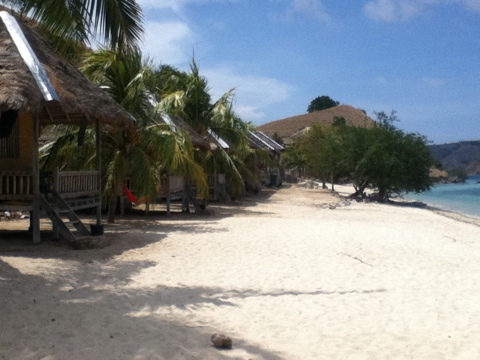 Pulau Seraya, salah satu tempat wisata Eksotik di timur Indonesia