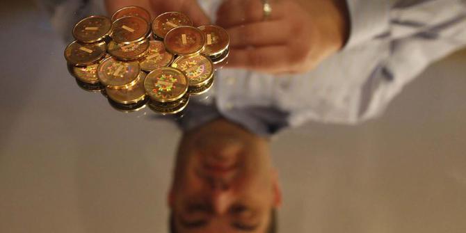 Pria ini tak sengaja buang uang senilai Rp 90 miliar