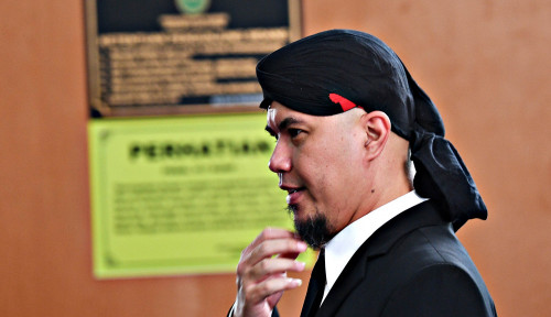 Ahmad Dhani 'Gemblung', Tak Mengerti Sejarah

