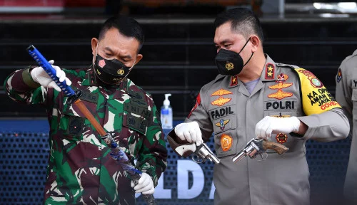 Sindir Munarman Soal Senjata FPI, DS: Itu Bukan Senjata Benaran Tapi Mainan