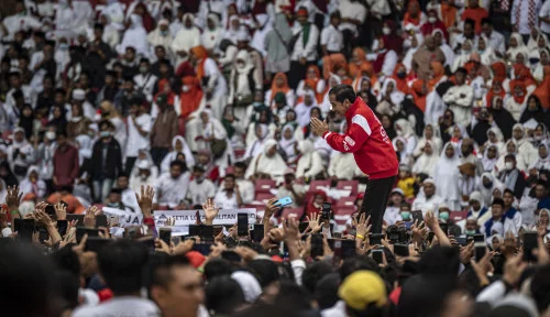Tetap Jalan Walau Sudah Dilarang, Relawan Jokowi Terkait Penggunaan GBK....