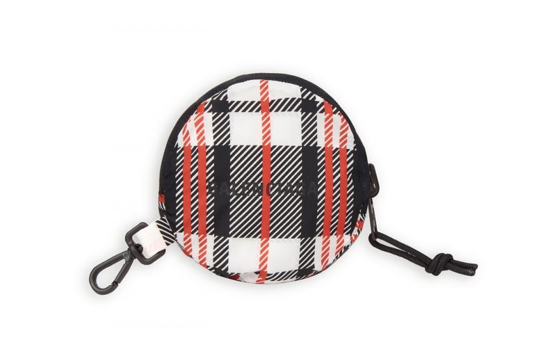 “Tas Pasar” Balenciaga Dijual Seharga Rp4,6 Juta! Mau Dipake Buat Belanja Apa Nih?