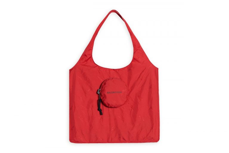 “Tas Pasar” Balenciaga Dijual Seharga Rp4,6 Juta! Mau Dipake Buat Belanja Apa Nih?