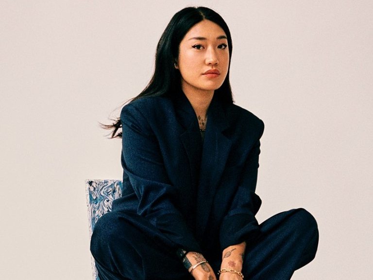 Peggy Gou Rilis “The Peggy Chair” yang Terbuat dari 20Kg Sampah Plastik