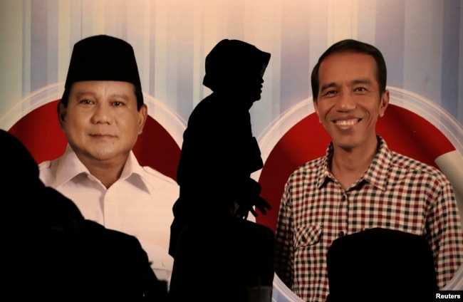 Satu Dekade Jokowi: Runtuhnya Demokrasi Hantui Warisan Pertumbuhan Ekonomi