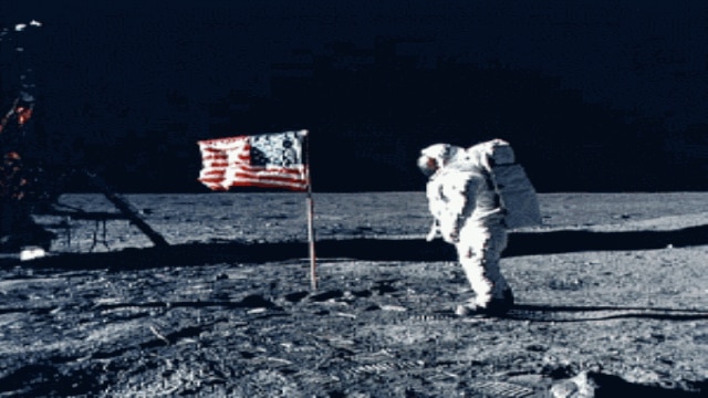 (Tahan) Bendera AS Bertahan di Bulan Setelah 40 Tahun 