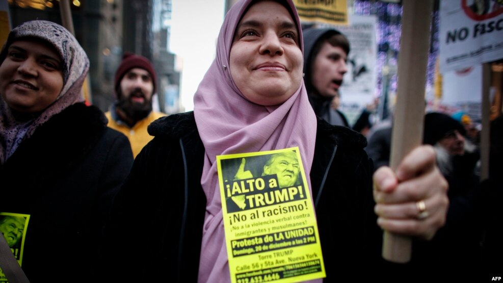 Dari Jakarta Sampai Lagos, Banyak Muslim Waswas dengan Kemenangan Trump 