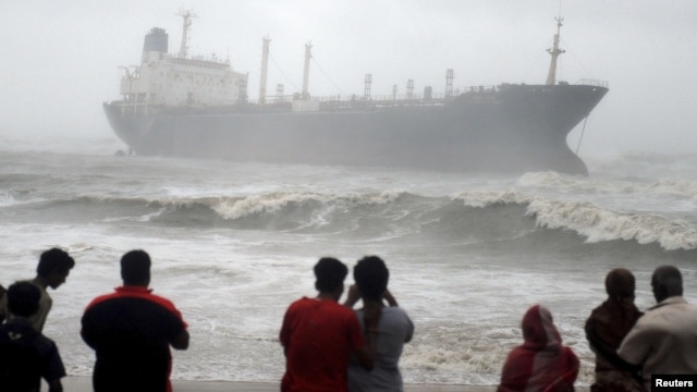 Sementara DI US ada Sandy, di India ada Nilam