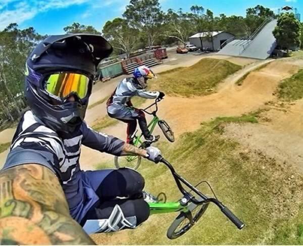 15 Foto Selfie Paling ekstrim Di Dunia