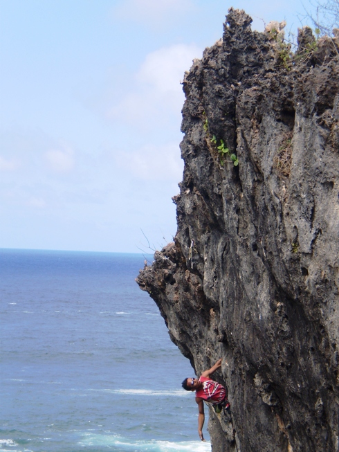 (WAJIB MASUK) PANTAI SIUNG, salah satu SURGA bagi pecinta panjat tebing di INDONESIA