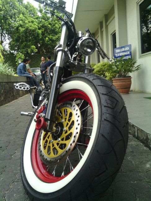 (SHARE) Modifikasi Bobber Style on Scorpio