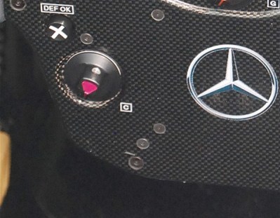 Mau Tahu Isi Kokpit Mobil F1 ? Lihat ini…!