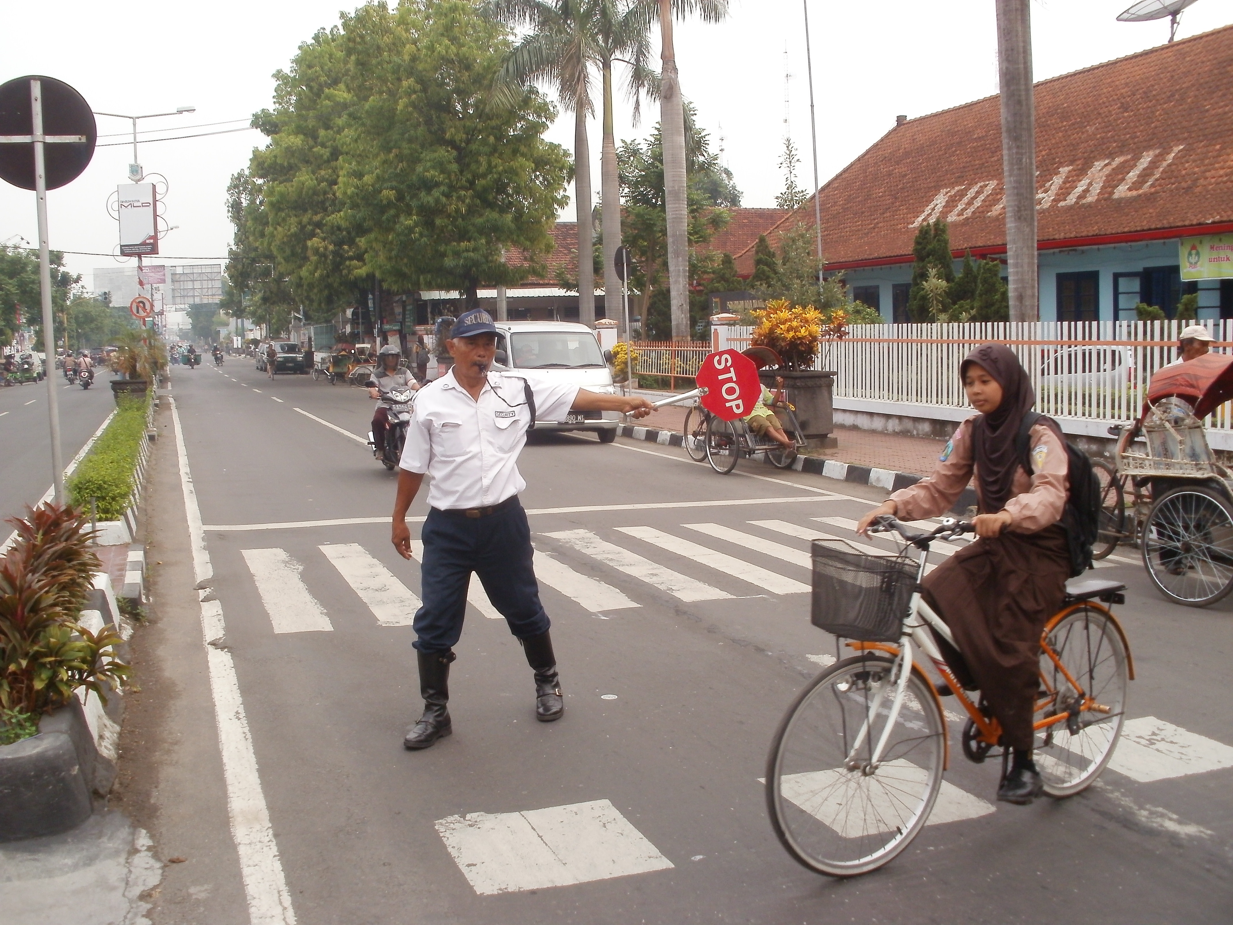 Para &quot;Pahlawan Tanpa Tanda Jasa&quot; Selain Guru !