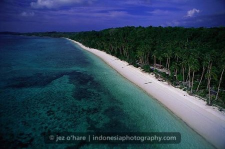 Pantai pasir putih paling halus sedunia ada di Indonesia gan