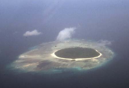 Pantai pasir putih paling halus sedunia ada di Indonesia gan