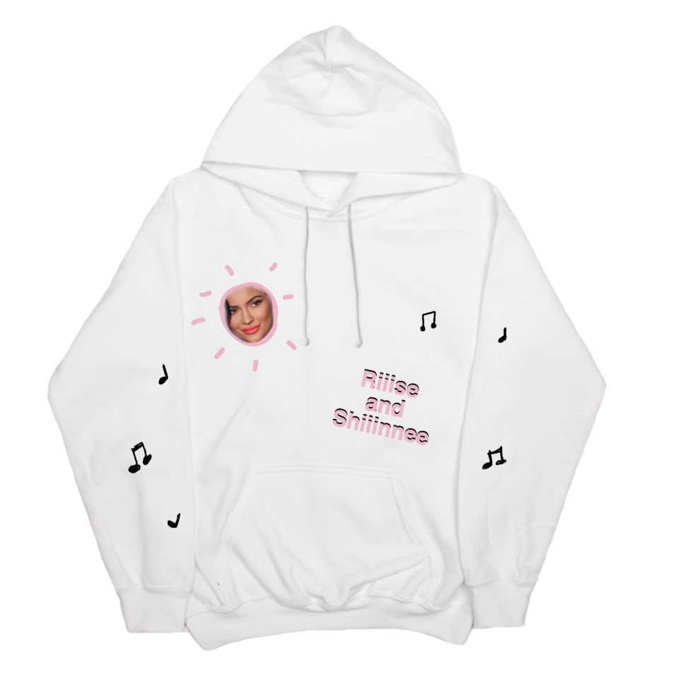 Terinspirasi dari Ledekan Netizen, Kylie Jenner Rilis Hoodie ‘Rise and Shine’,