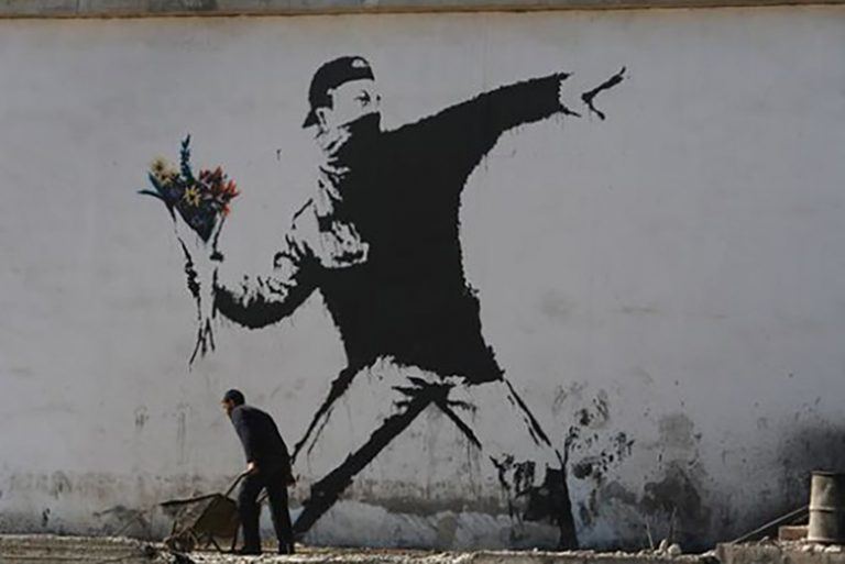 Wow, Simak Nih 5 Mural Banksy yang Kontroversial