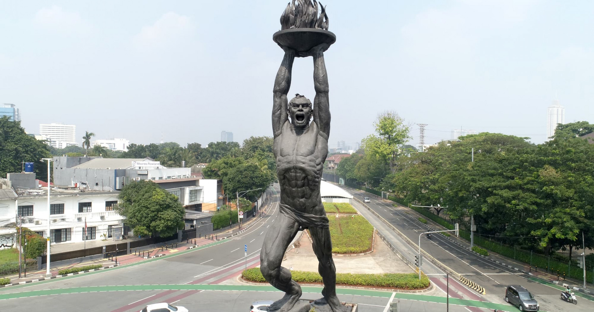 GanSis Harus Tahu, Ini Nih Sejarah Berdirinya Patung Pemuda Bundaran Senayan