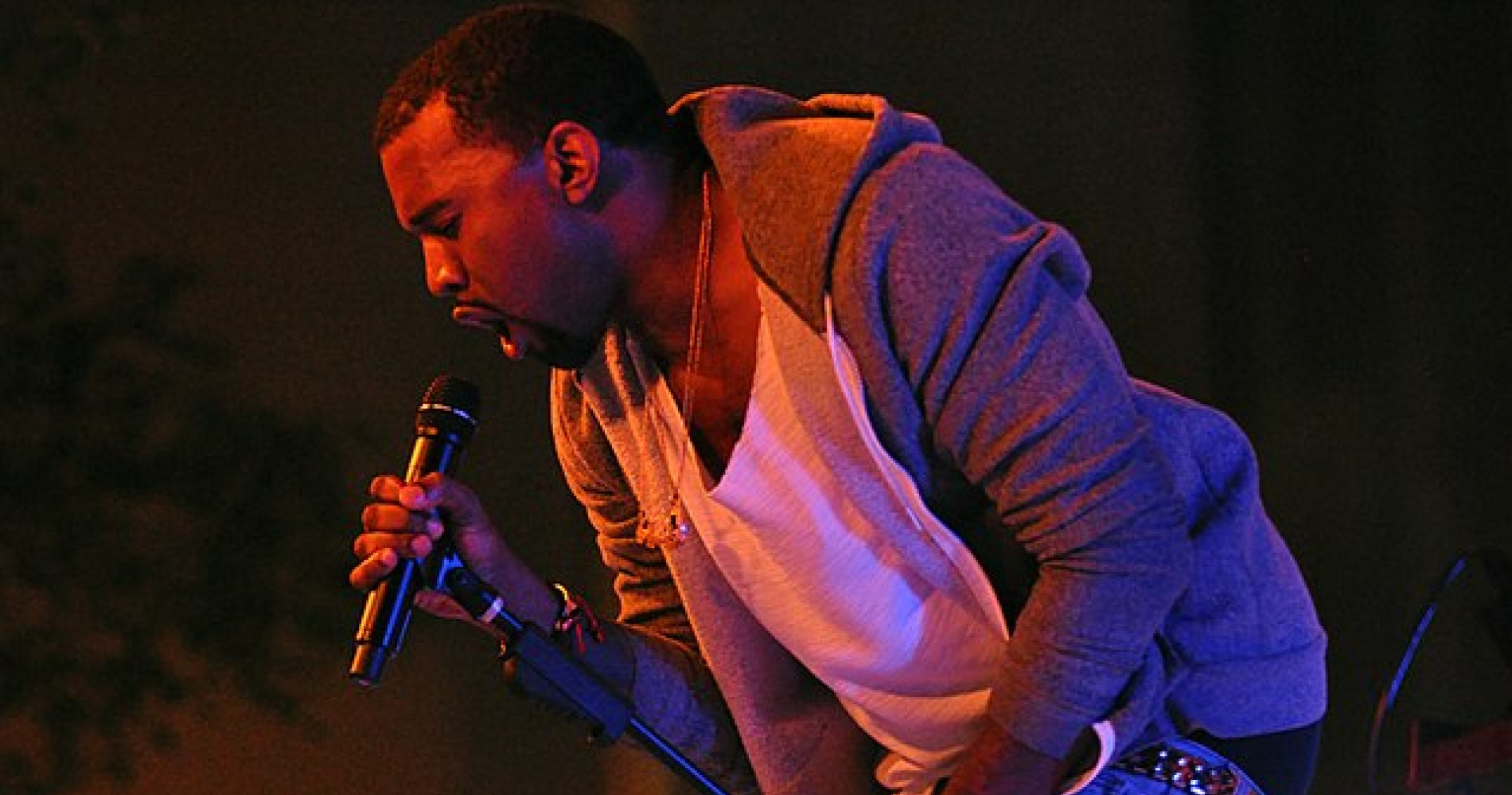 Wow, Vest Donda Kanye West Terjual US$20.000